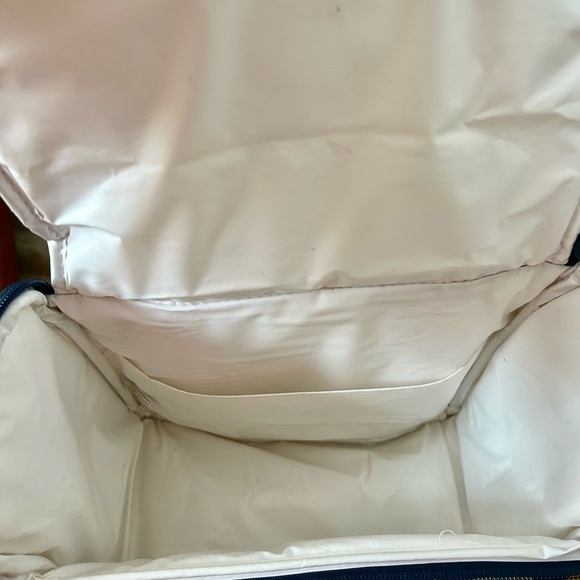 Vera Bradley Navy Floral Quilted lunch bag or Diaper Bag - Picture 5 of 7